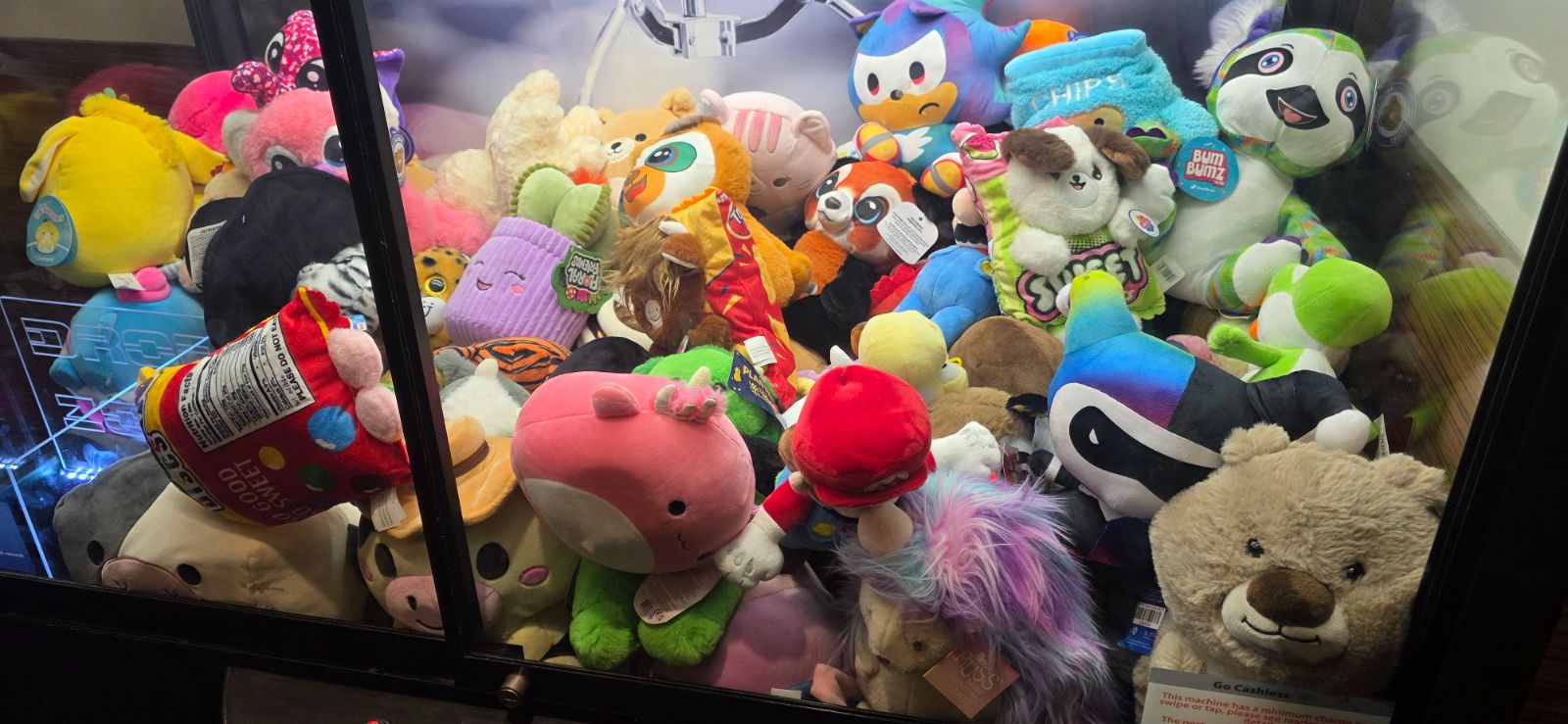 Tom Thumb claw machine venue in Dallas, Texas