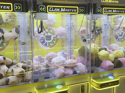 BEARBIT CLAW MASTER claw machine venue in Houston, Texas