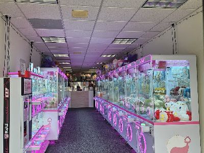 Claw machines at Bibbiti in San Francisco, California