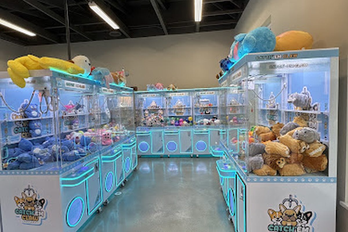 Catch'em Claw Arcade, a claw machine venue in Oklahoma City, Oklahoma