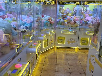 Claw machines at Catching Happy Claw machine in Mississauga, Ontario