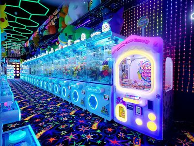 Claw City Clackamas Town Center claw machine venue in Happy Valley, Oregon