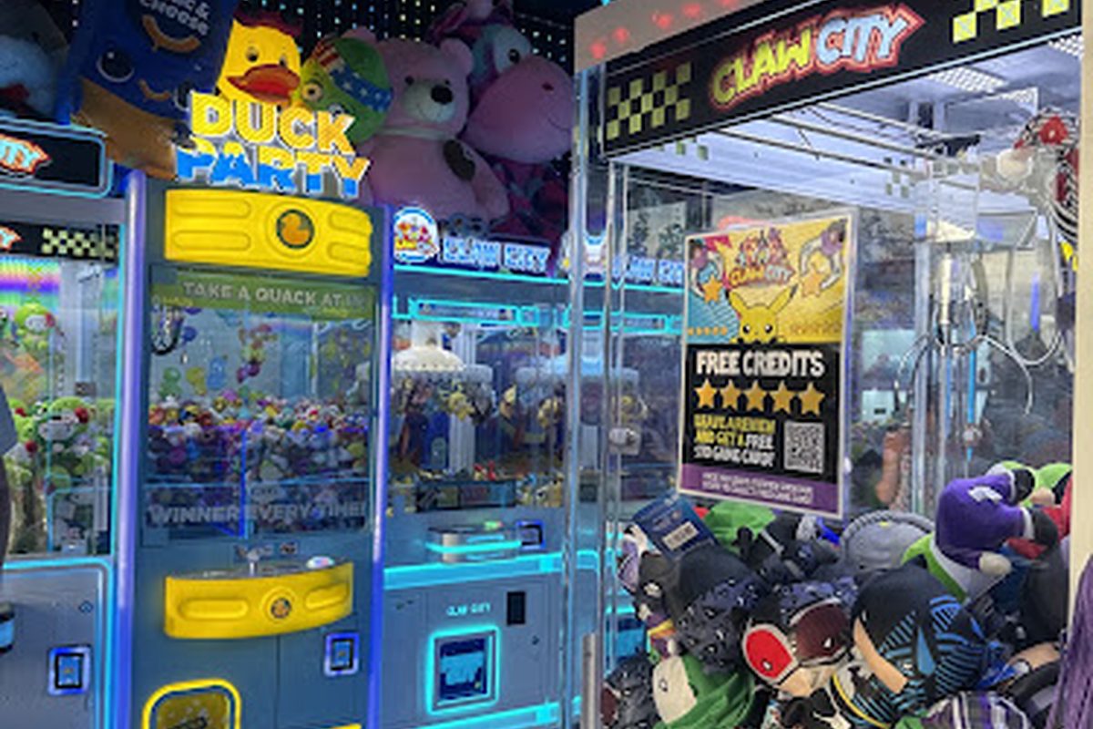 Claw City Columbia Gorge Outlets, a claw machine venue in Troutdale, Oregon