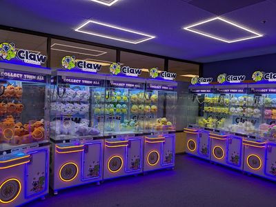 Claw Crushers claw machine venue in Richmond, California