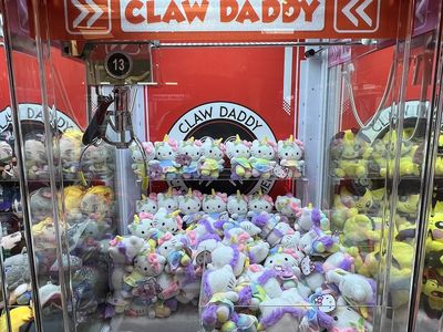 Claw Daddy Arcades - Fresno Fashion Fair Mall claw machine venue in Fresno, California
