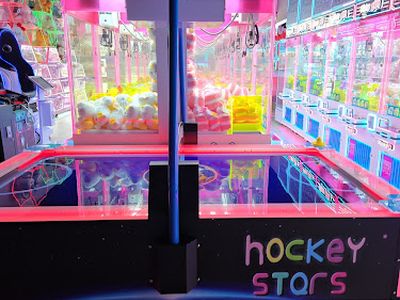 Claw gift claw machine venue in Missouri City, Texas