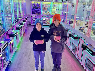 Claw it claw machine venue in Chicago, Illinois