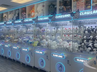 CLAW LAND claw machine venue in Maplewood, Minnesota