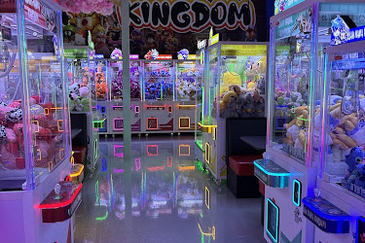 Claw Mania Kingdom, a claw machine venue in Carrollton, Texas