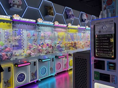 Claw Mania Kingdom claw machine venue in Houston, Texas