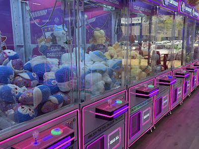 Claw Paradise claw machine venue in Sugar Land, Texas