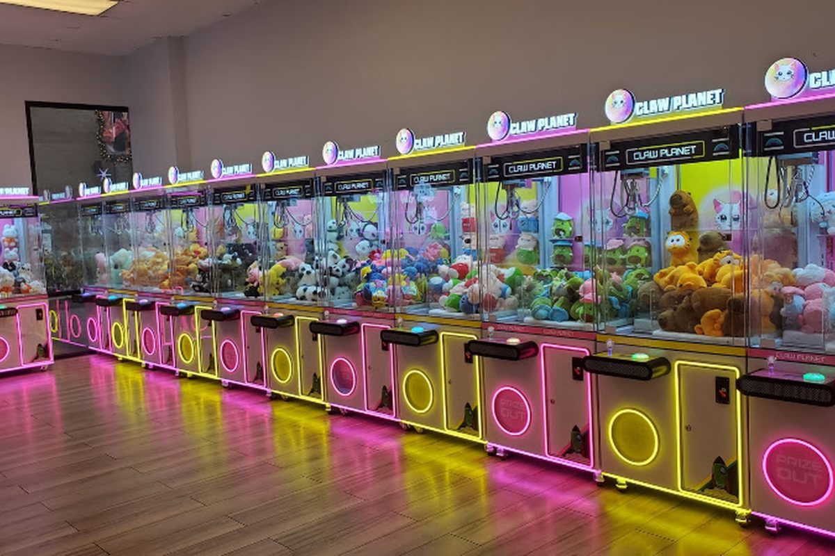 Claw Planet Medford, a claw machine venue in Medford, Oregon