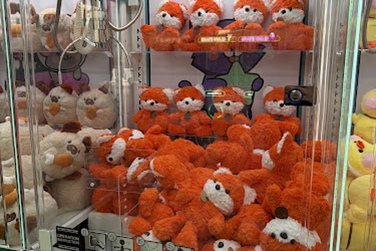 CLAW STARS, a claw machine venue in Hollywood, California