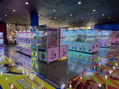 Claw Zone claw machine venue in Portland, Oregon