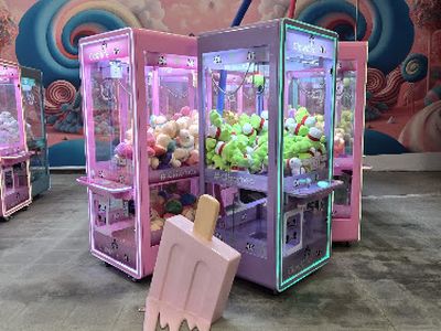 Claw machines at ClawMee (Drummondville) in Drummondville, Quebec