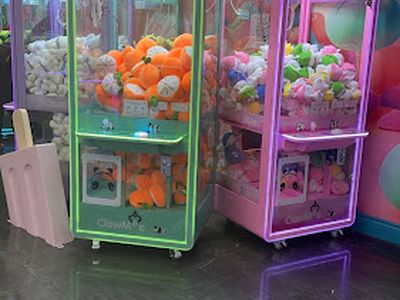 Claw machines at ClawMee (Terrebonne) in Terrebonne, Quebec