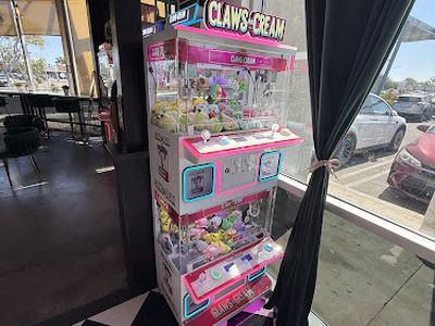 Claws and Cream claw machine venue in Garden Grove, California