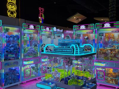 Claws Town claw machine venue in Arlington, Texas
