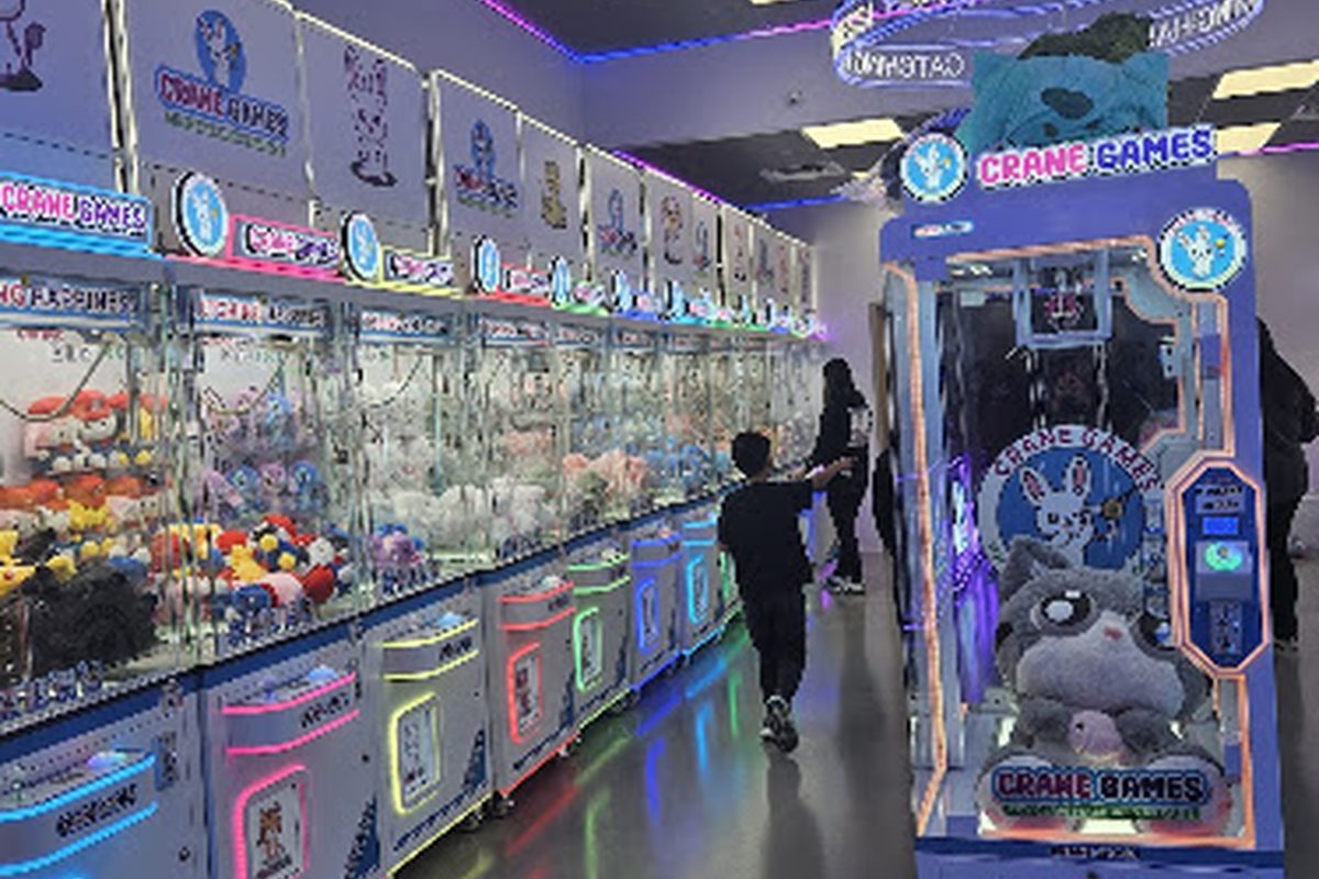 Crane Games Thornton, a claw machine venue in Thornton, Colorado