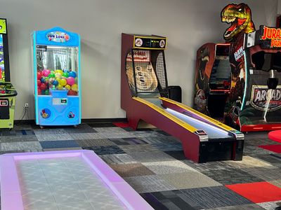 Cranes on Main claw machine venue in Monroe, Washington