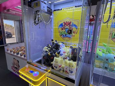 Dragon Claw claw machine venue in Westminster, California