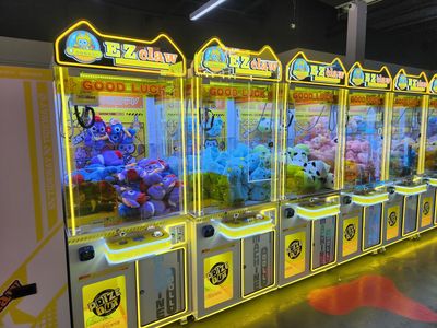 EZ CLAW claw machine venue in Beaumont, Texas