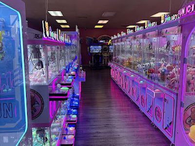 Claw machines at FUN CITY in Chattanooga, Tennessee
