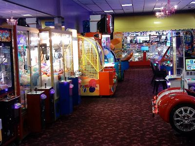 Claw machines at Fun Factory - Kahala Mall in Honolulu, Hawaii