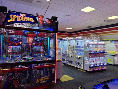 FunShare Arcade & Claw South Bay Galleria claw machine venue in Redondo Beach, California