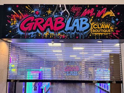Grab lab claws claw machine venue in Boynton Beach, Florida
