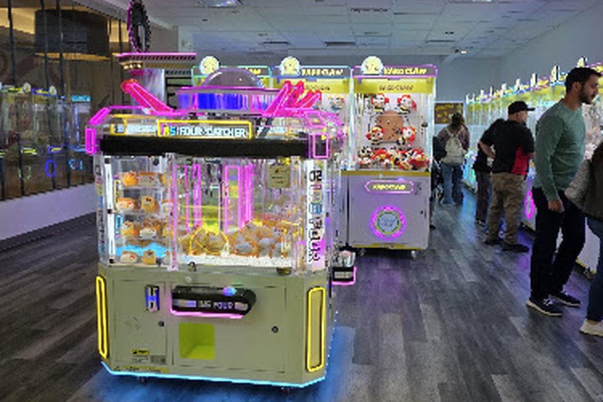 Kako Claw, a claw machine venue in Bethesda, Maryland