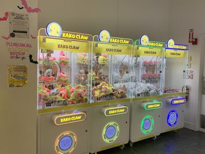 Kako Claw claw machine venue in Des Peres, Missouri