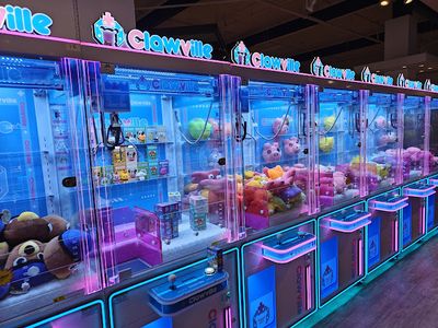 Claw machines at Kawaii boutique（Centre d’amusement） in Montreal, Quebec