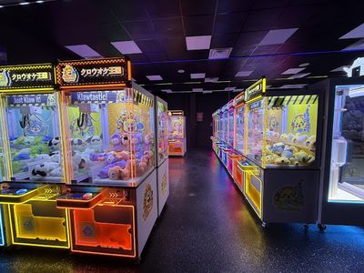 Klaw-Oke Kingdom (Claw Machine Arcade and Karaoke) claw machine venue in Pearland, Texas