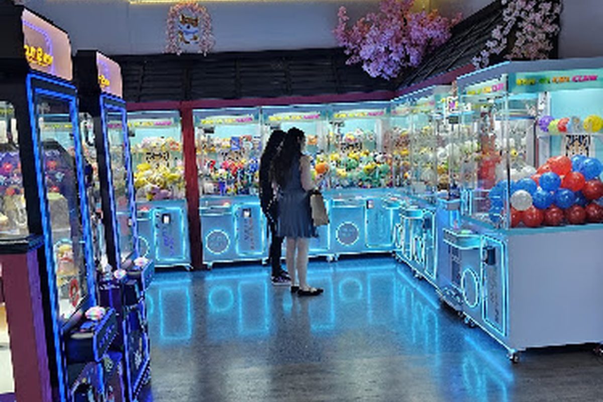Kon-Ni-Chi Claw, a claw machine venue in Broomfield, Colorado