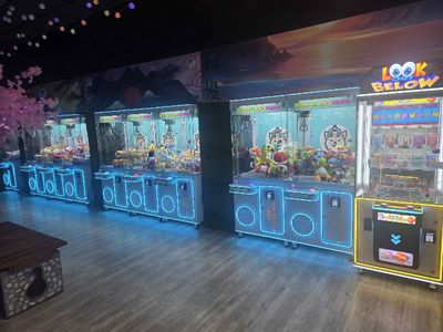 Kon-Ni-Chi-Claw claw machine venue in Tucson, Arizona