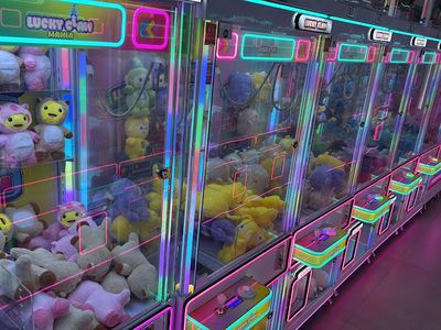 Lucky Claw Mania - Austin claw machine venue in Austin, Texas