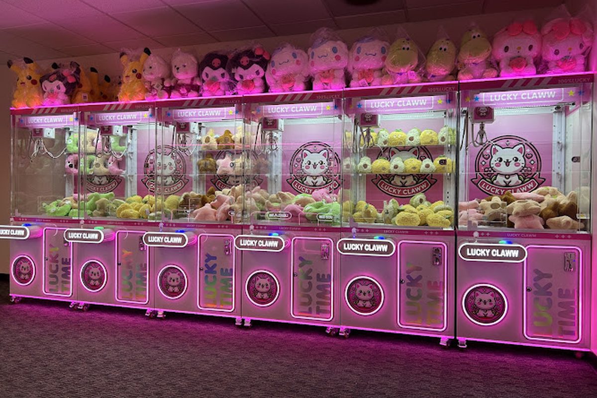 Lucky Claww Bellevue (Lucky Claw), a claw machine venue in Bellevue, Washington