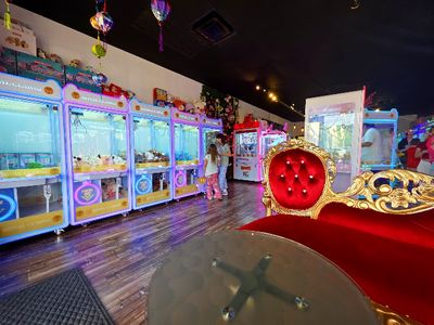 MAXIM Tokyo Claw Mobile claw machine venue in Mobile, Alabama