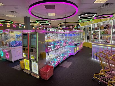 Mini Claw claw machine venue in Fort Wayne, Indiana
