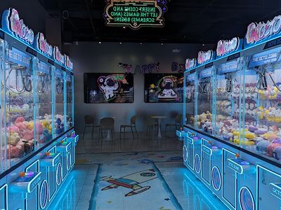 Claw machines at OCTO ZONE | Crazy Cube in Toronto, Ontario