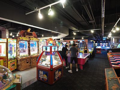 Claw machines at Pinball Pete's in Ann Arbor, Michigan