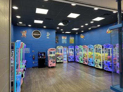 Prize Planet Arcade claw machine venue in Lakeland, Florida