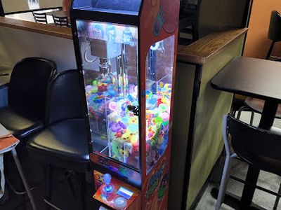 Red Claw Vending claw machine venue in Jacksonville, Florida