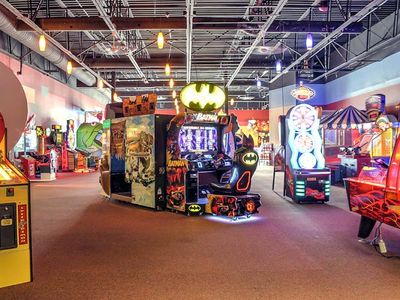 Claw machines at Splitsville Bowl Hamilton in Hamilton, Ontario