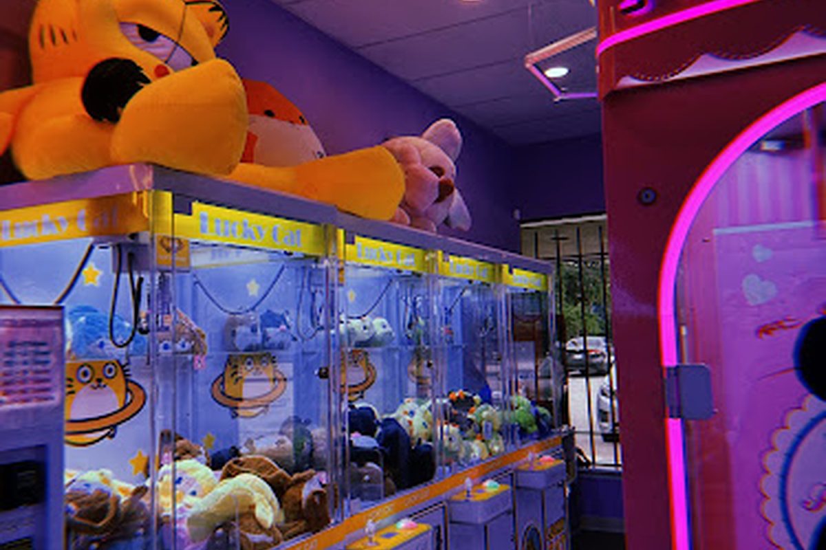 The Claw Arcade, The Claw Mobile, a claw machine venue in Houston, Texas