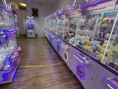 The Claw Gang claw machine venue in Gilroy, California