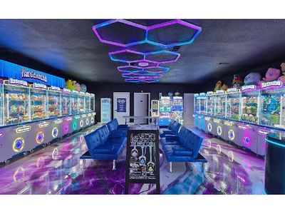 Claw machines at The Grab Lab in Roseville, California