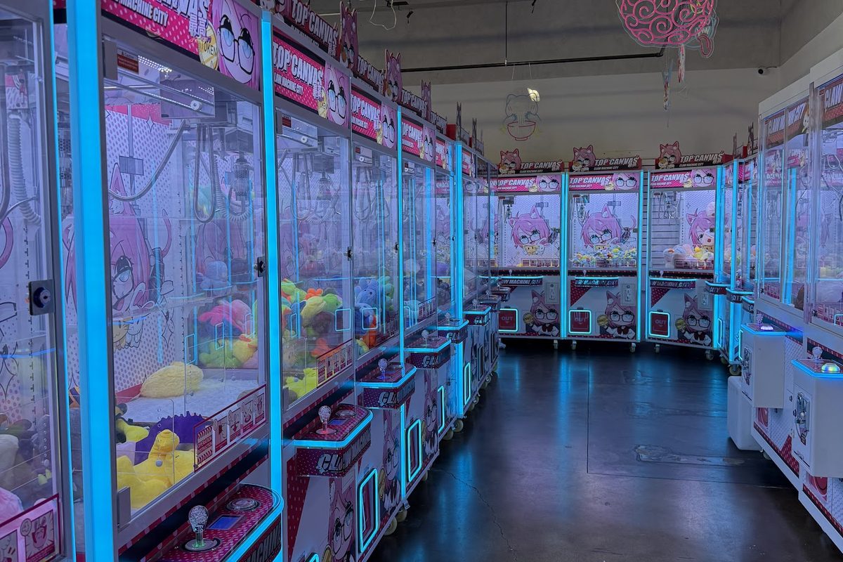 Top Canvas - Claw Machine City - Tustin, a claw machine venue in Tustin, California