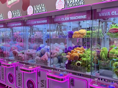 Claw machines at Vava Claw Machine in Scarborough, Ontario